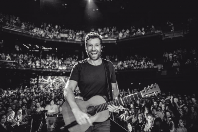 Brett Eldredge at Ryman Auditorium