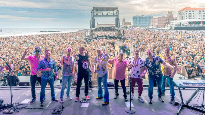 The Beach Boys & Mike Lowe